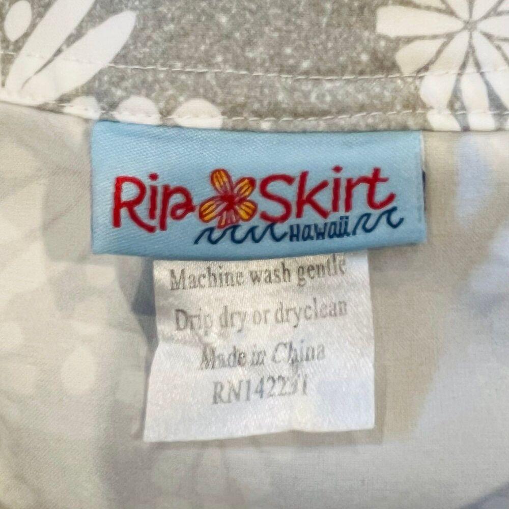 Rip Skirt Hawaii Gray Floral Hook & Loop Swim Beach Skirt Adjustable Size - Picture 5 of 6